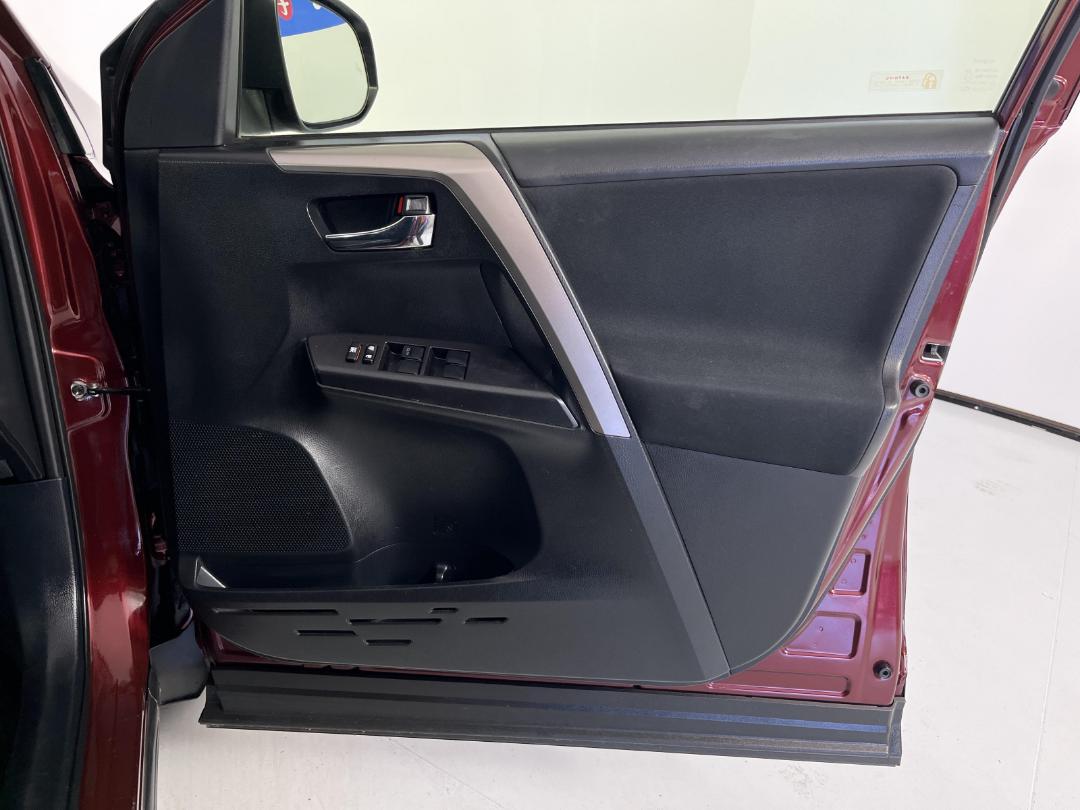 Photo '15' of Toyota Rav4