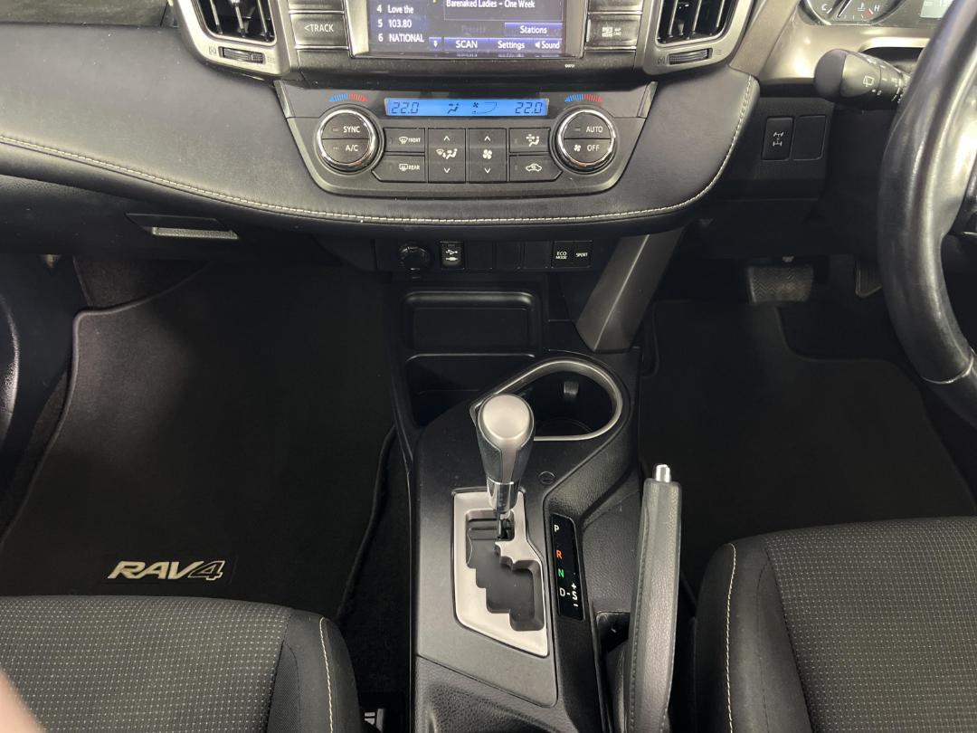 Photo '18' of Toyota Rav4