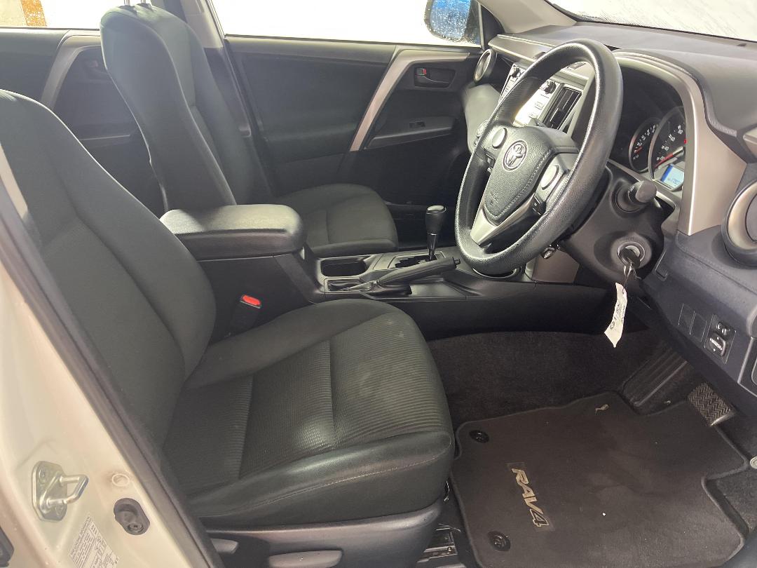 Photo '16' of Toyota Rav4 Photo '16' of Toyota Rav4