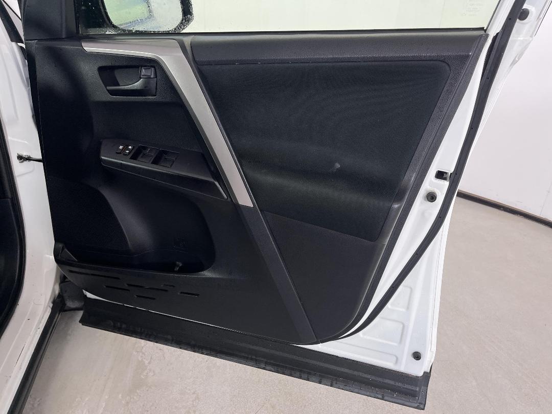 Photo '15' of Toyota Rav4 Photo '15' of Toyota Rav4