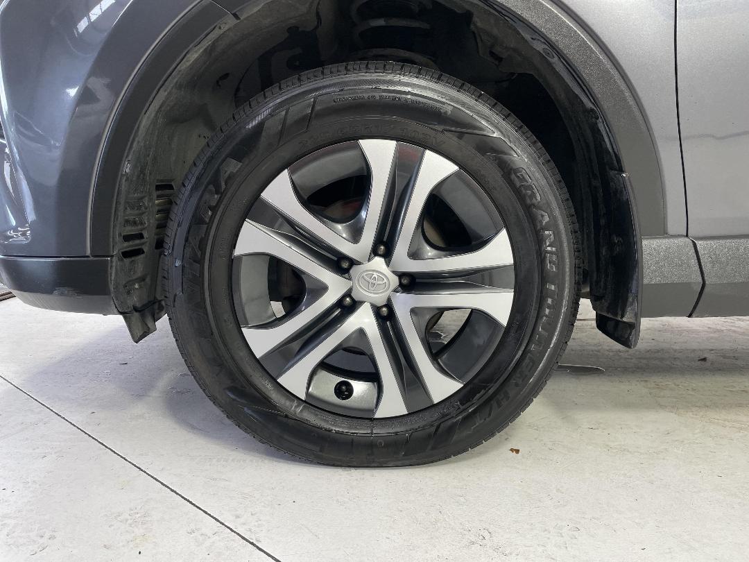 Photo '10' of Toyota Rav4