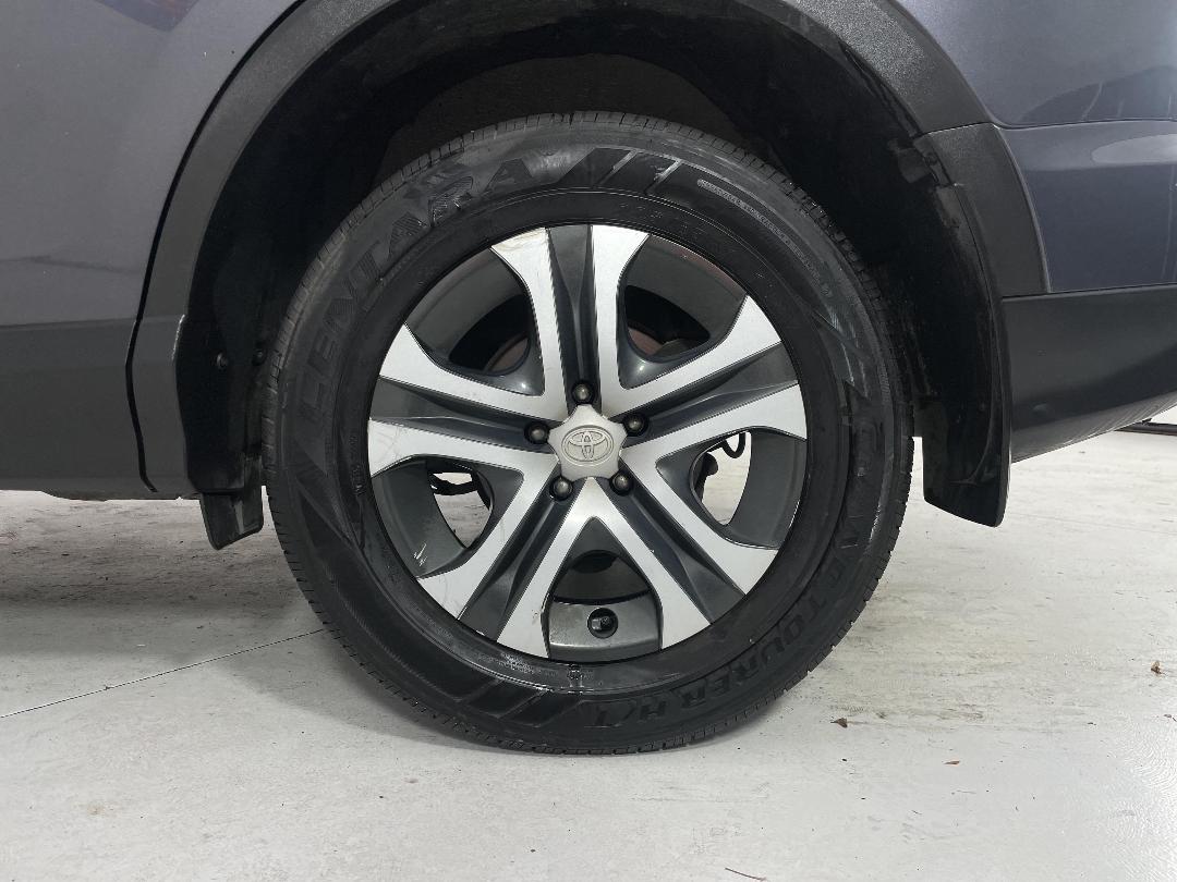 Photo '11' of Toyota Rav4