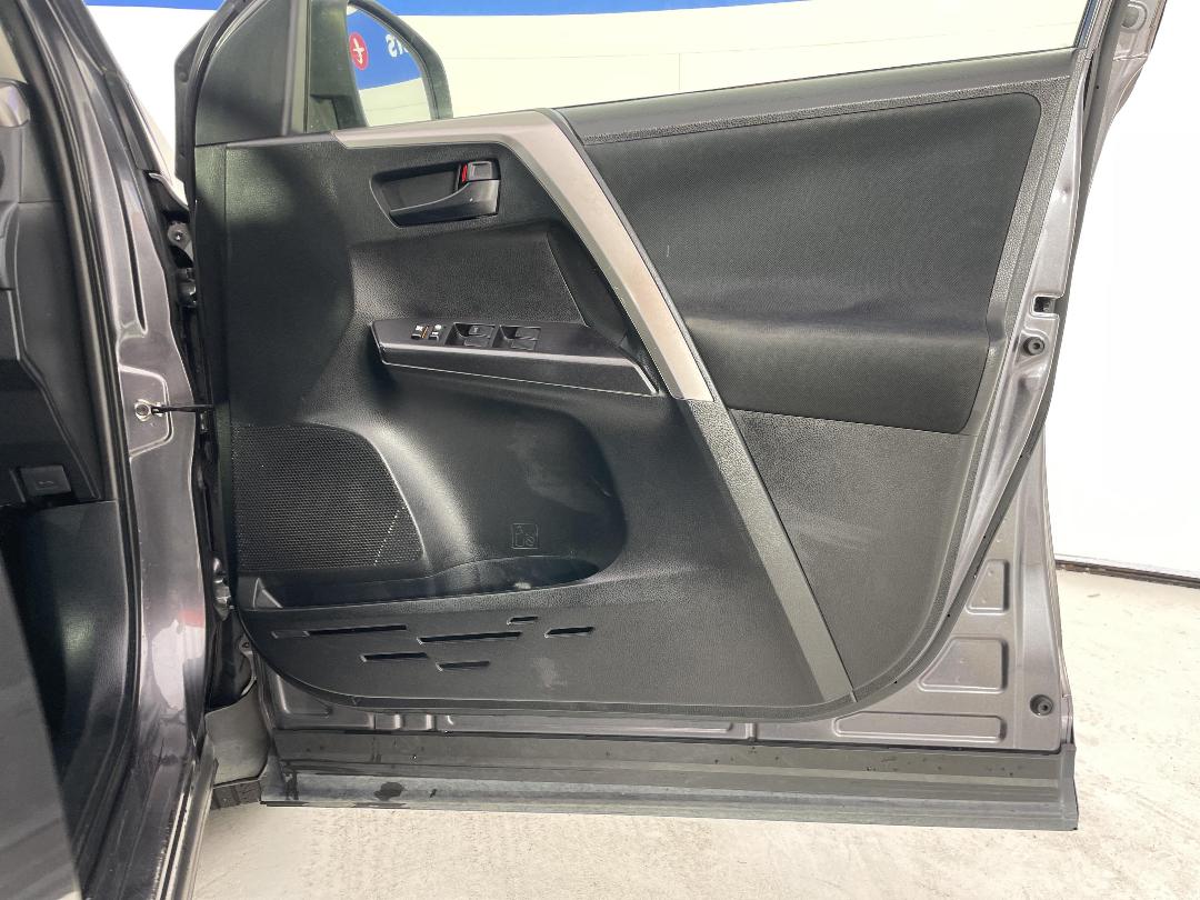 Photo '15' of Toyota Rav4