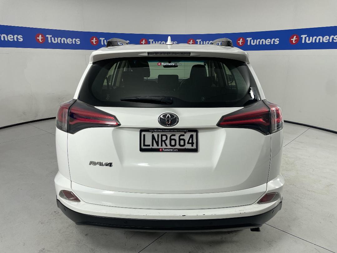 Photo '6' of Toyota Rav4