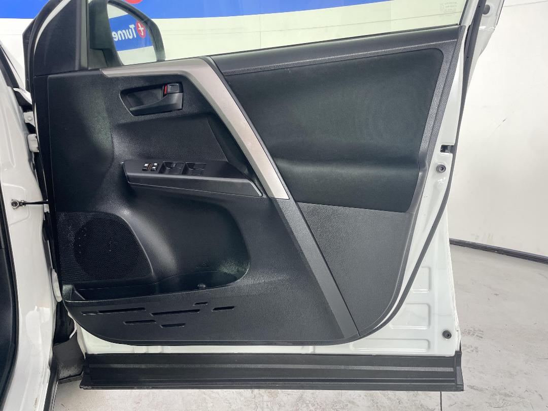 Photo '15' of Toyota Rav4