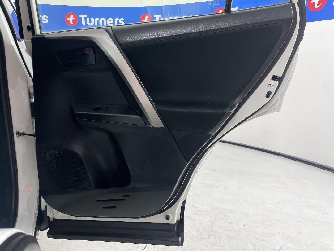 Photo '19' of Toyota Rav4