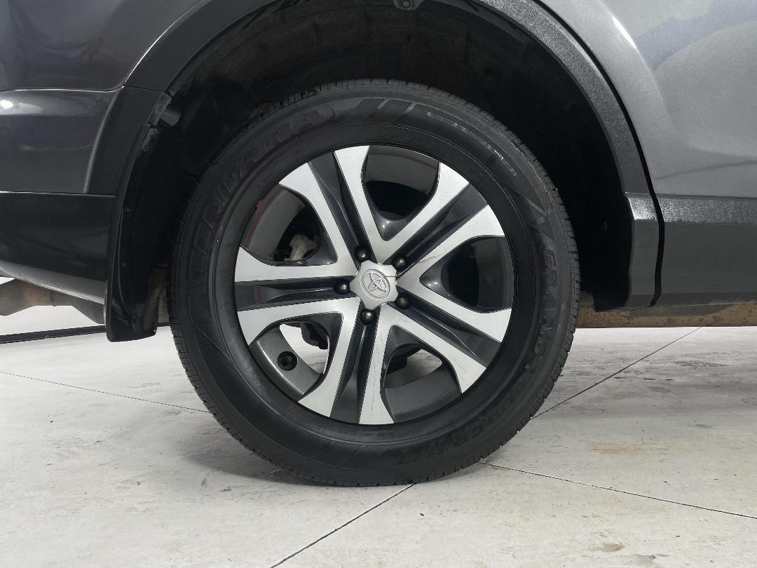 Photo '12' of Toyota Rav4