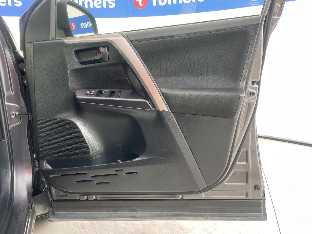 Photo '15' of Toyota Rav4