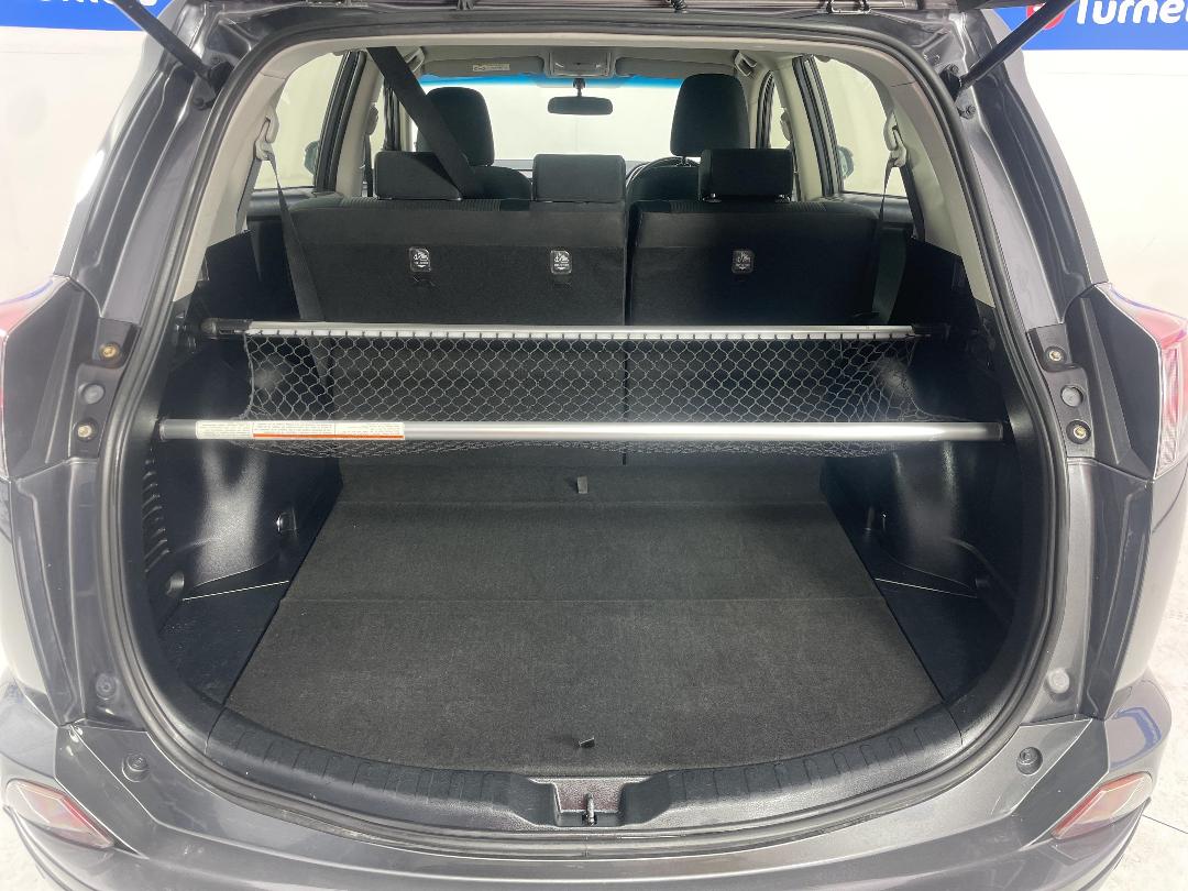 Photo '14' of Toyota Rav4