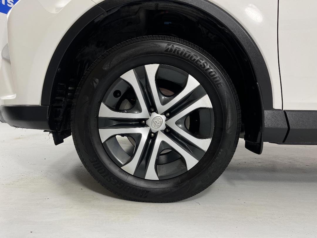 Photo '10' of Toyota Rav4