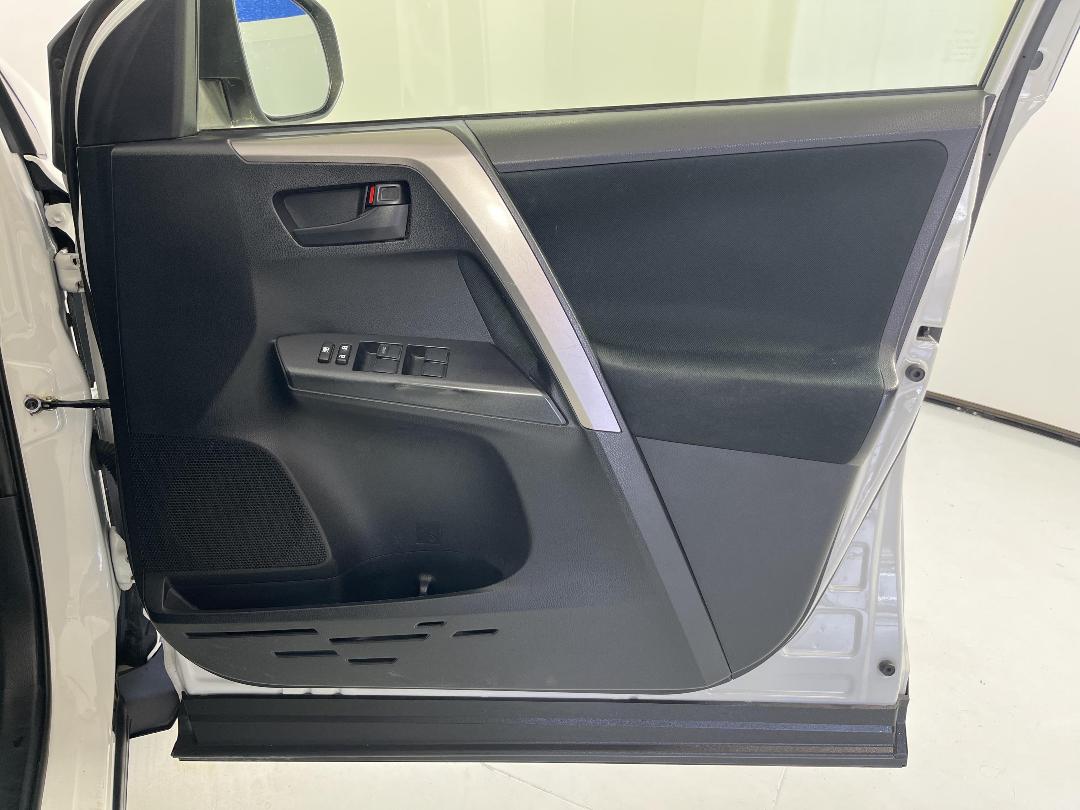 Photo '15' of Toyota Rav4