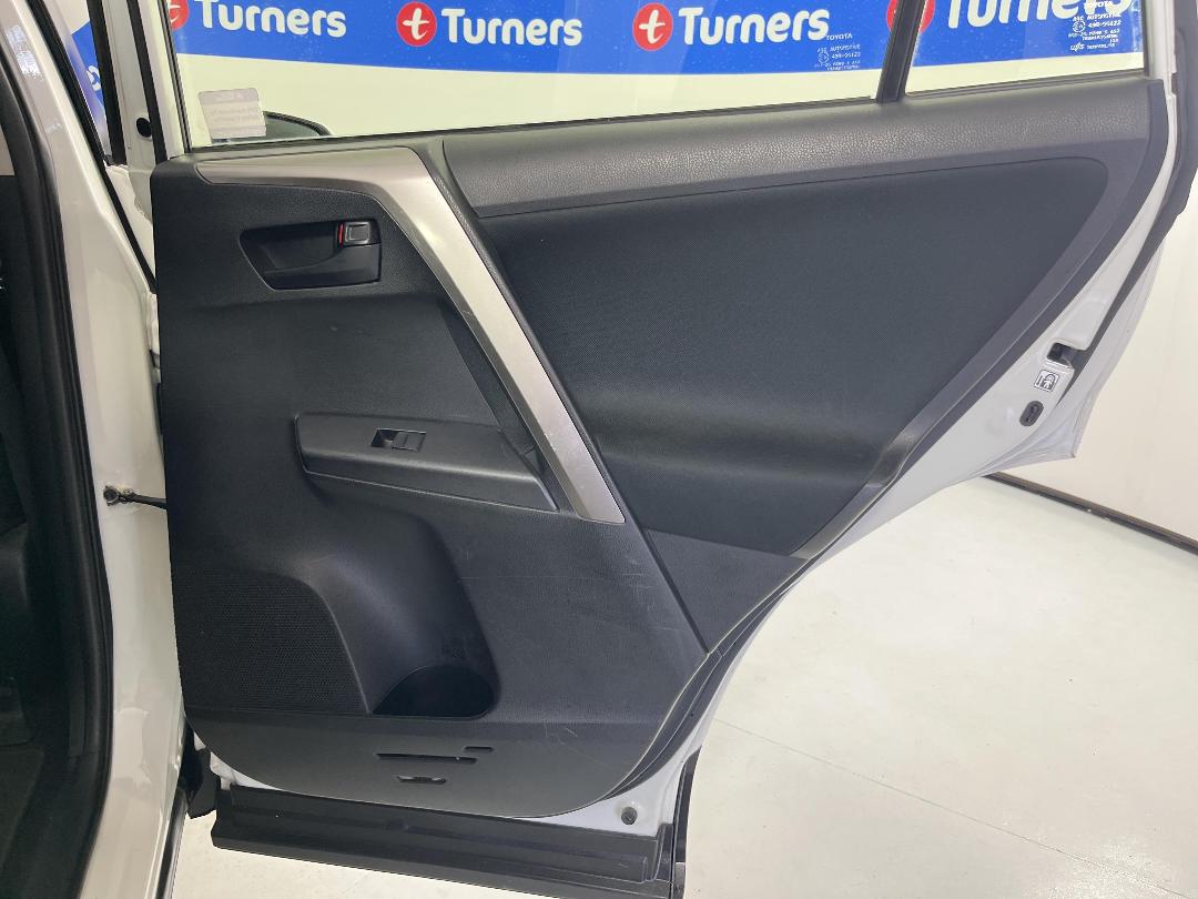 Photo '19' of Toyota Rav4