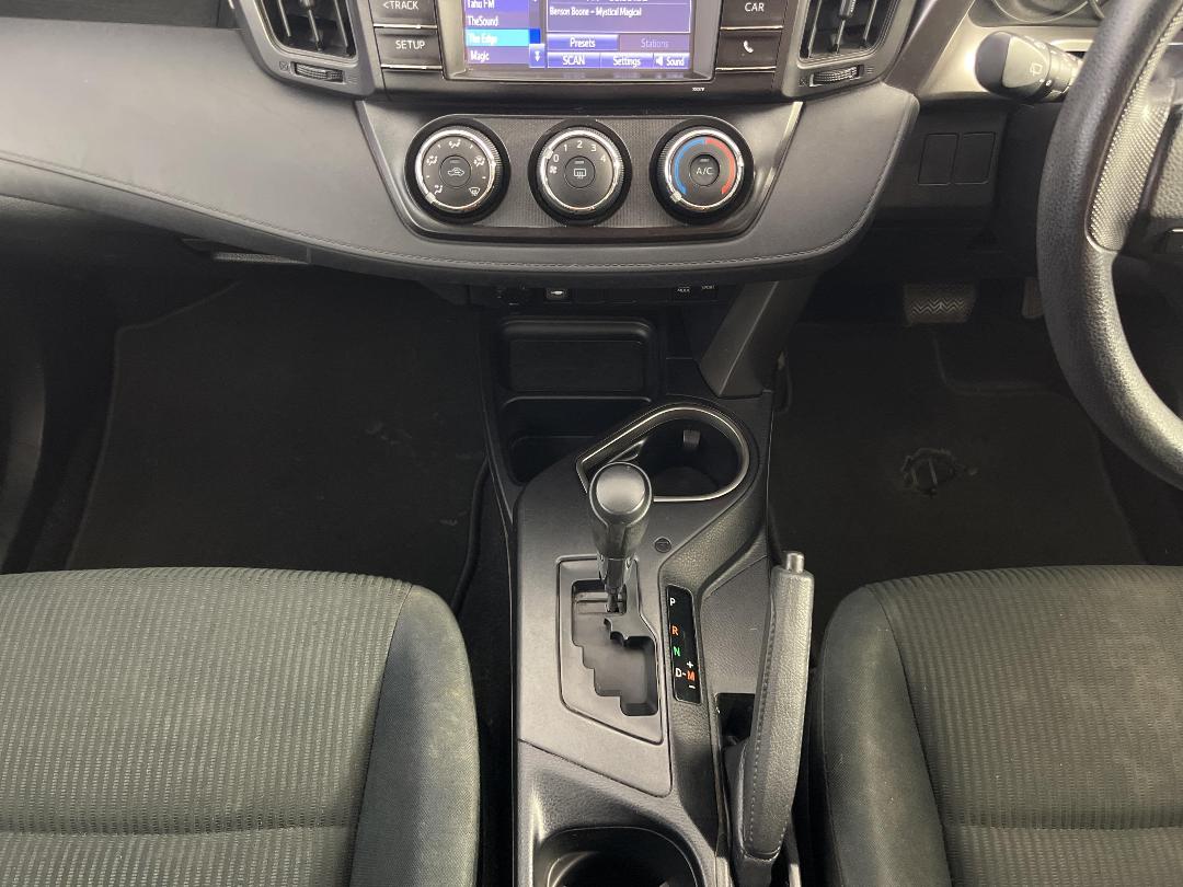 Photo '18' of Toyota Rav4