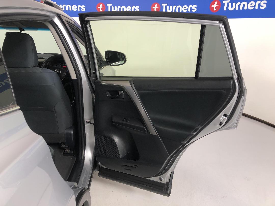 Photo '19' of Toyota Rav4 Photo '19' of Toyota Rav4