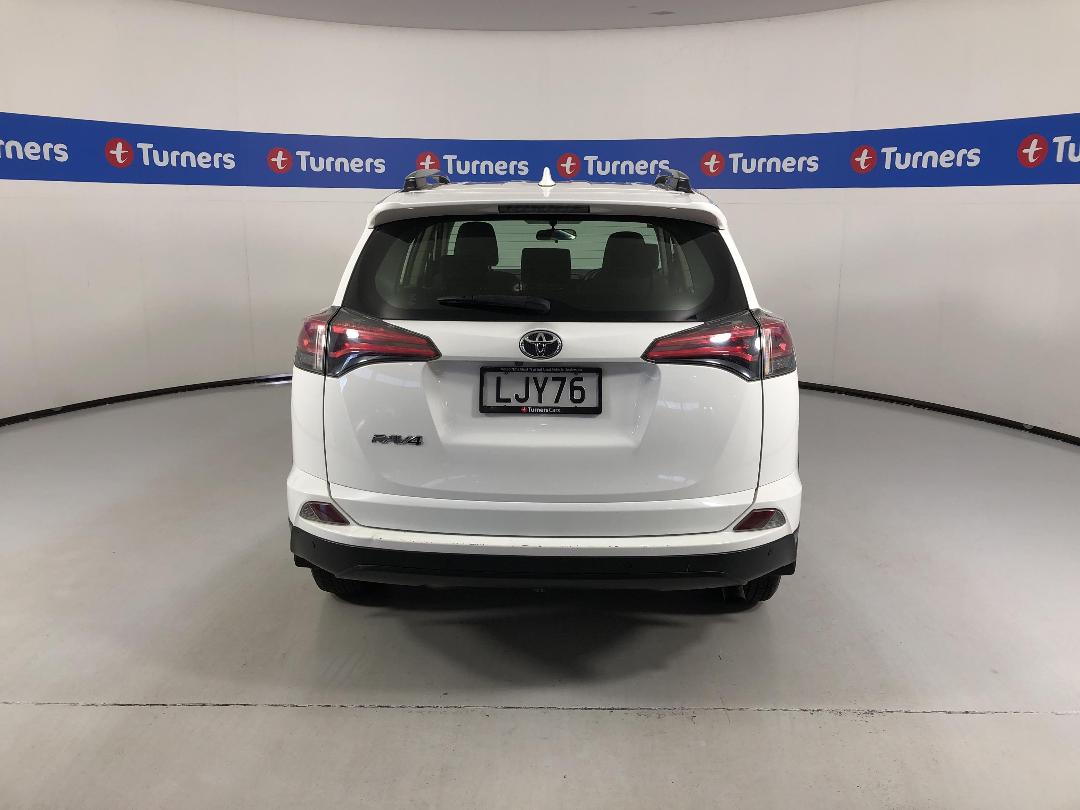 Photo '6' of Toyota Rav4