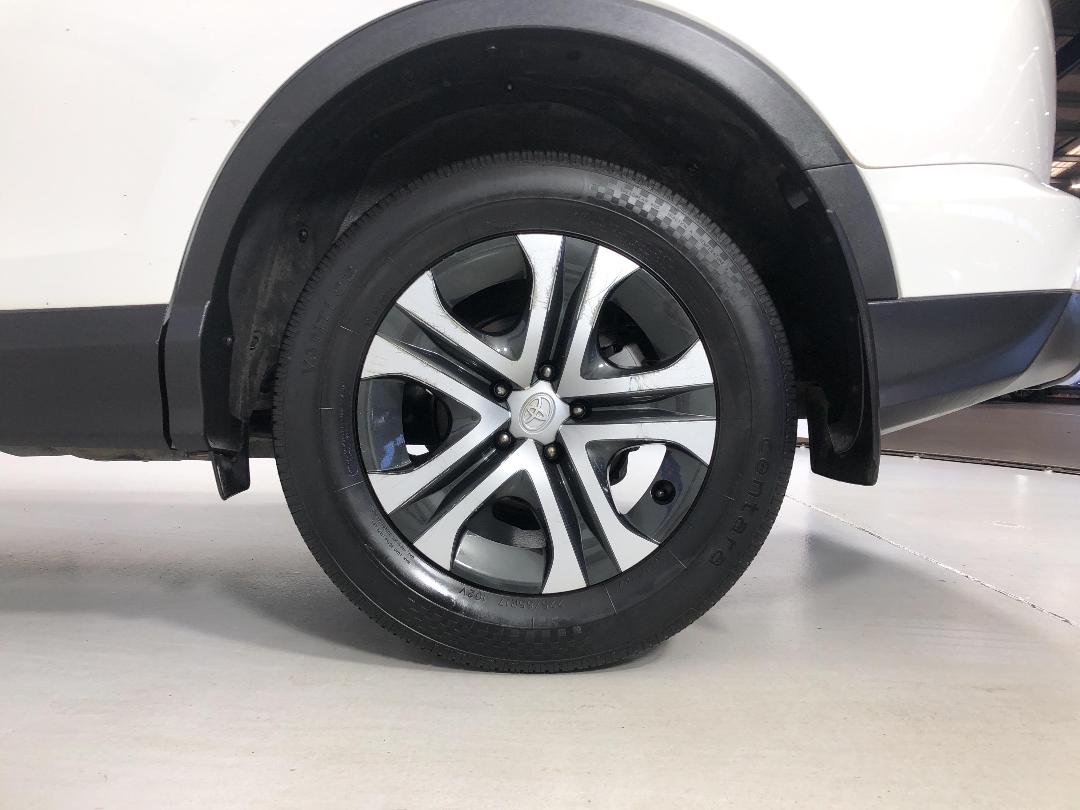 Photo '11' of Toyota Rav4