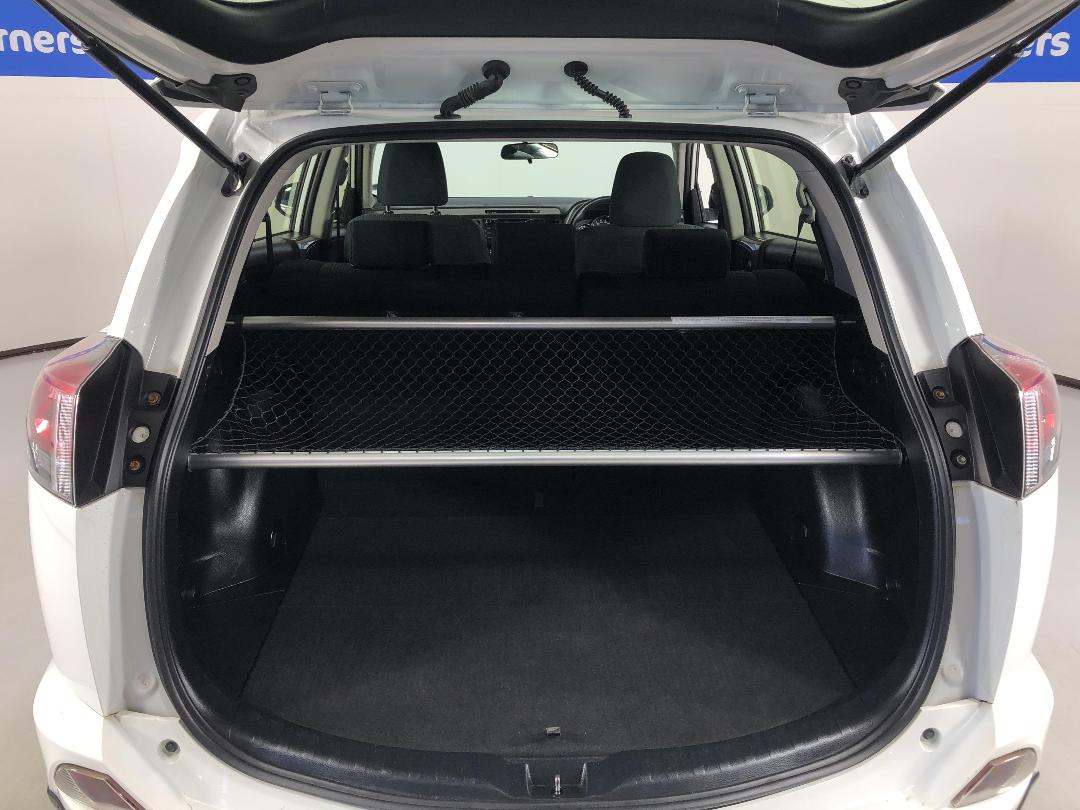 Photo '14' of Toyota Rav4