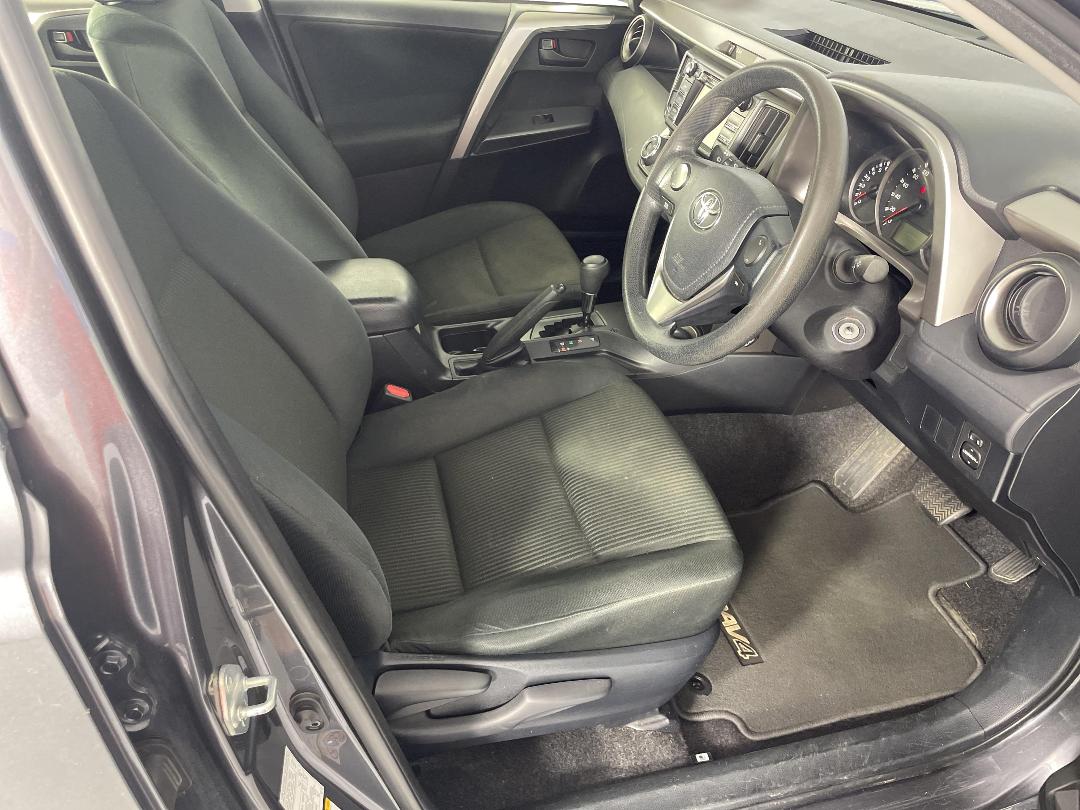 Photo '16' of Toyota Rav4 Photo '16' of Toyota Rav4