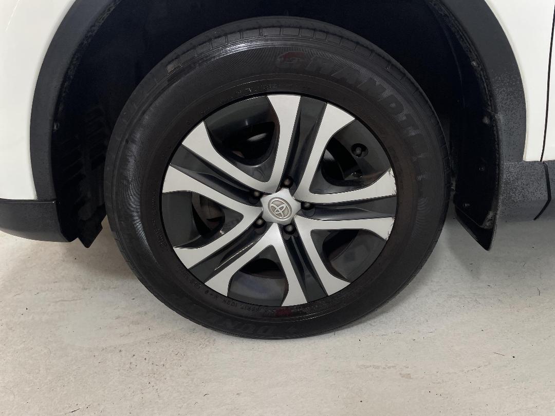 Photo '10' of Toyota Rav4