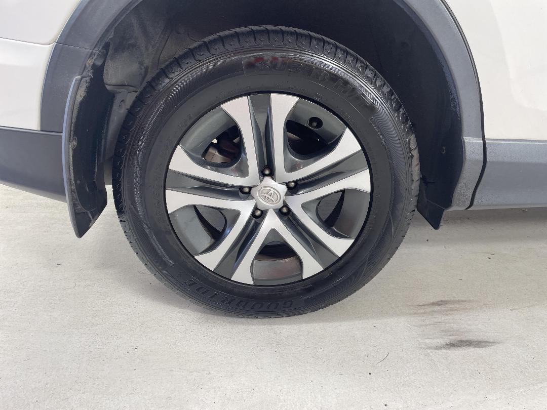 Photo '12' of Toyota Rav4