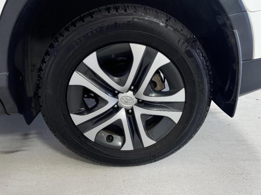 Photo '11' of Toyota Rav4