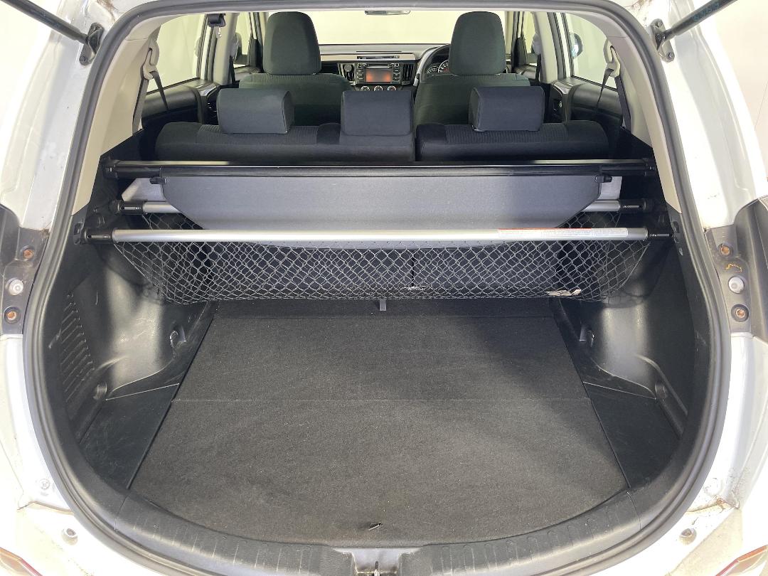 Photo '14' of Toyota Rav4