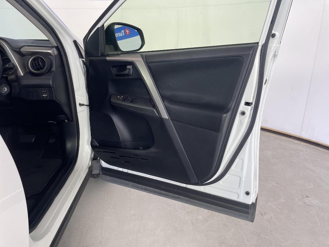 Photo '15' of Toyota Rav4