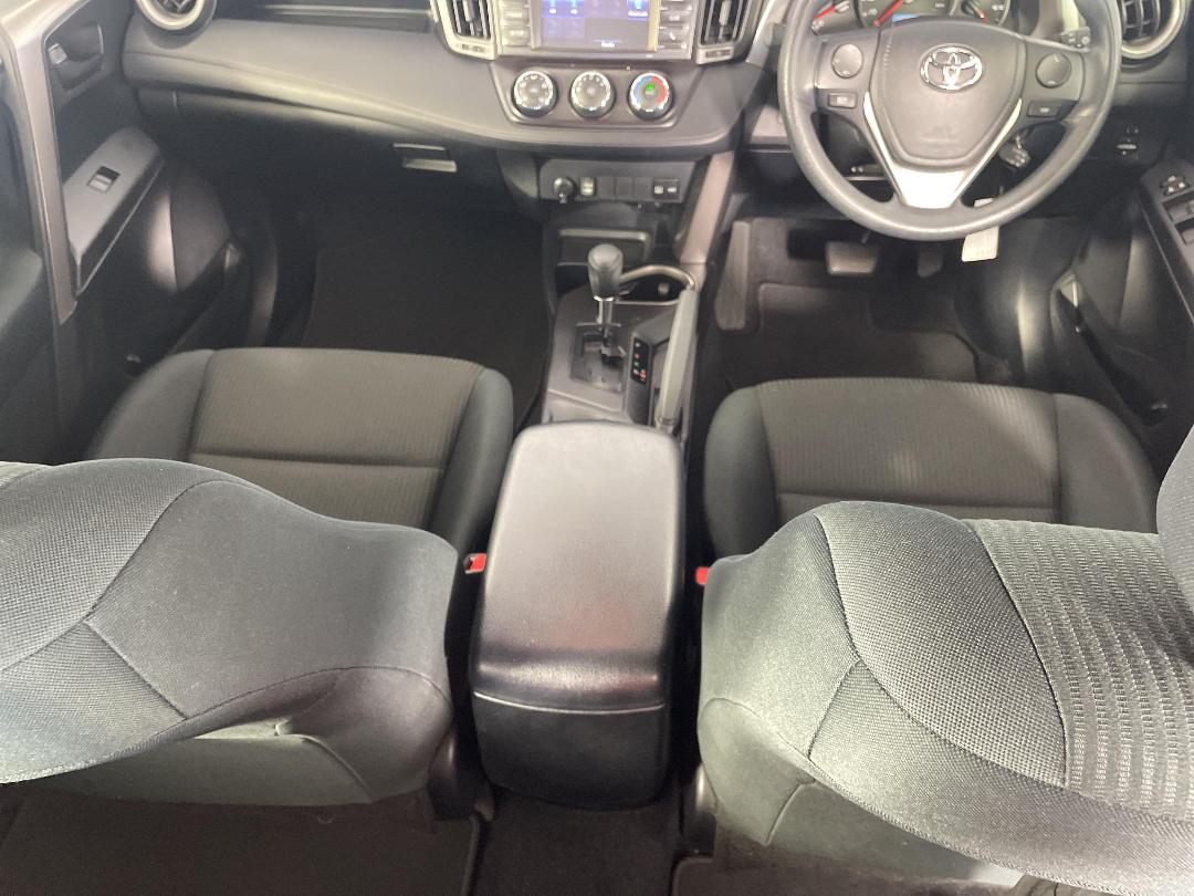 Photo '18' of Toyota Rav4