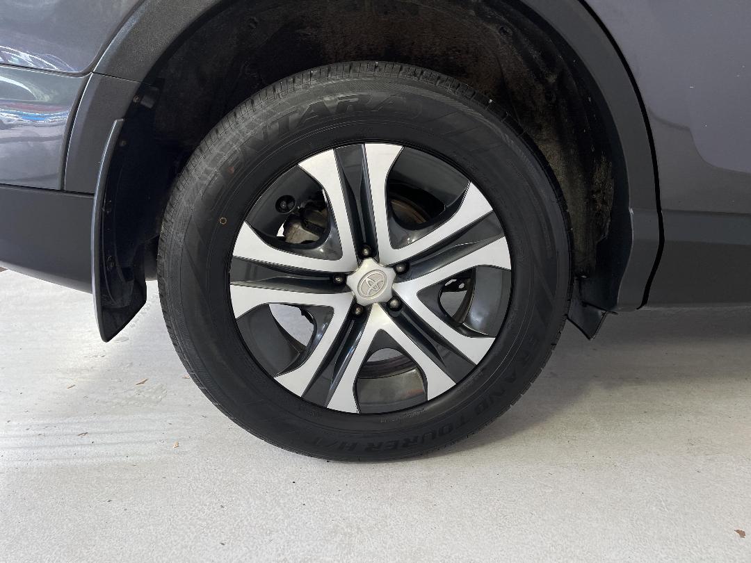 Photo '12' of Toyota Rav4