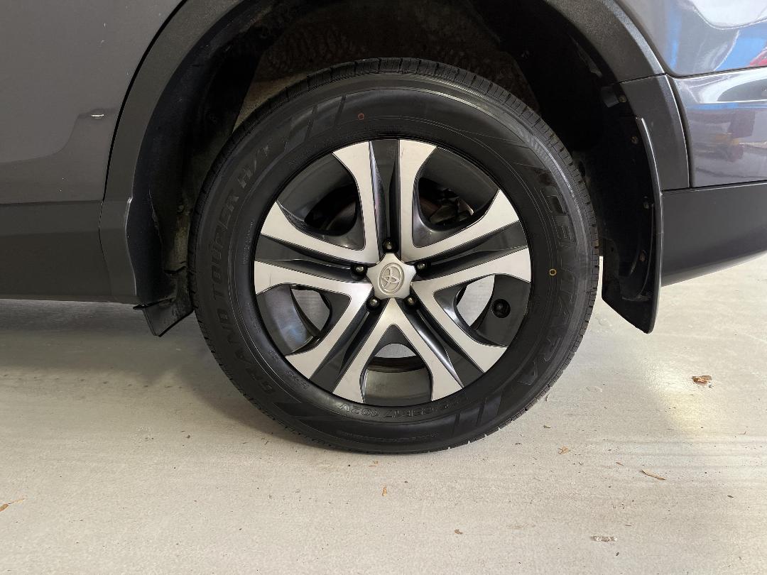 Photo '11' of Toyota Rav4