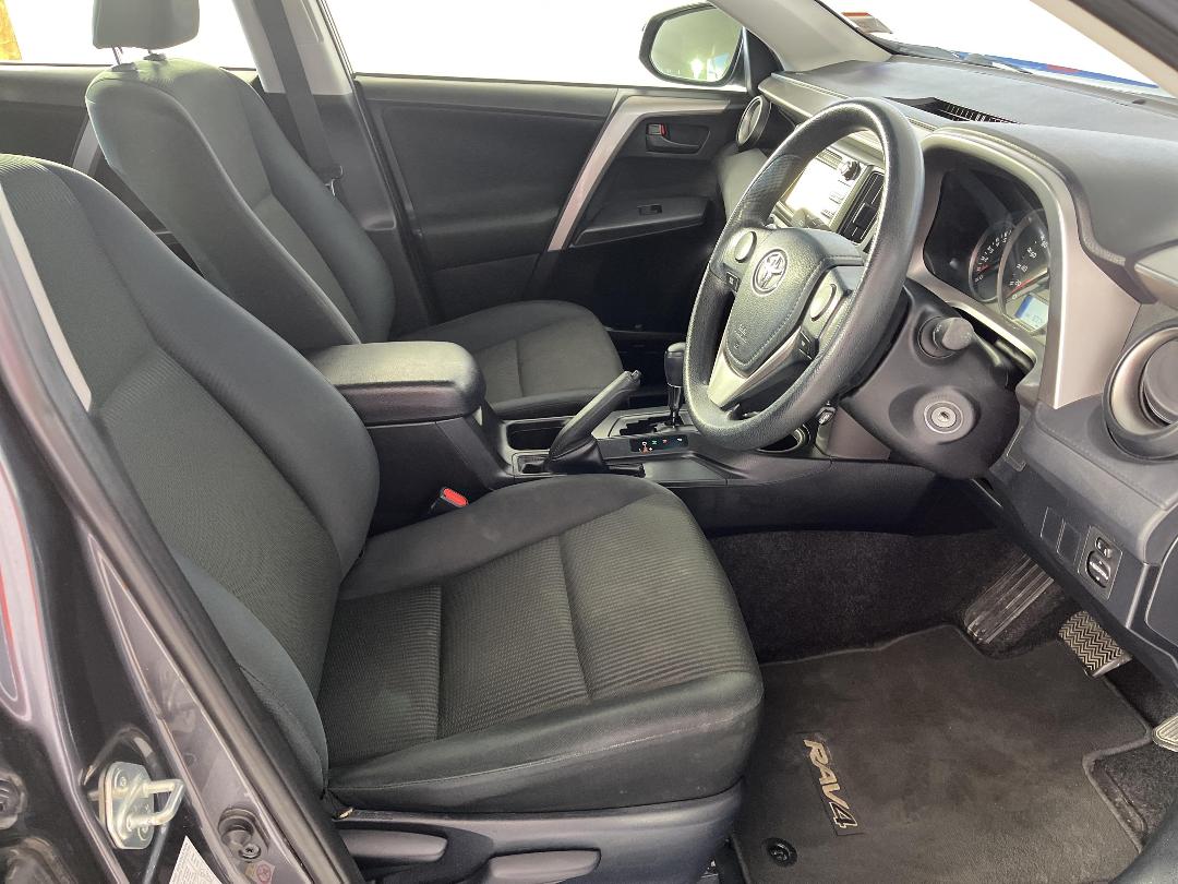 Photo '16' of Toyota Rav4