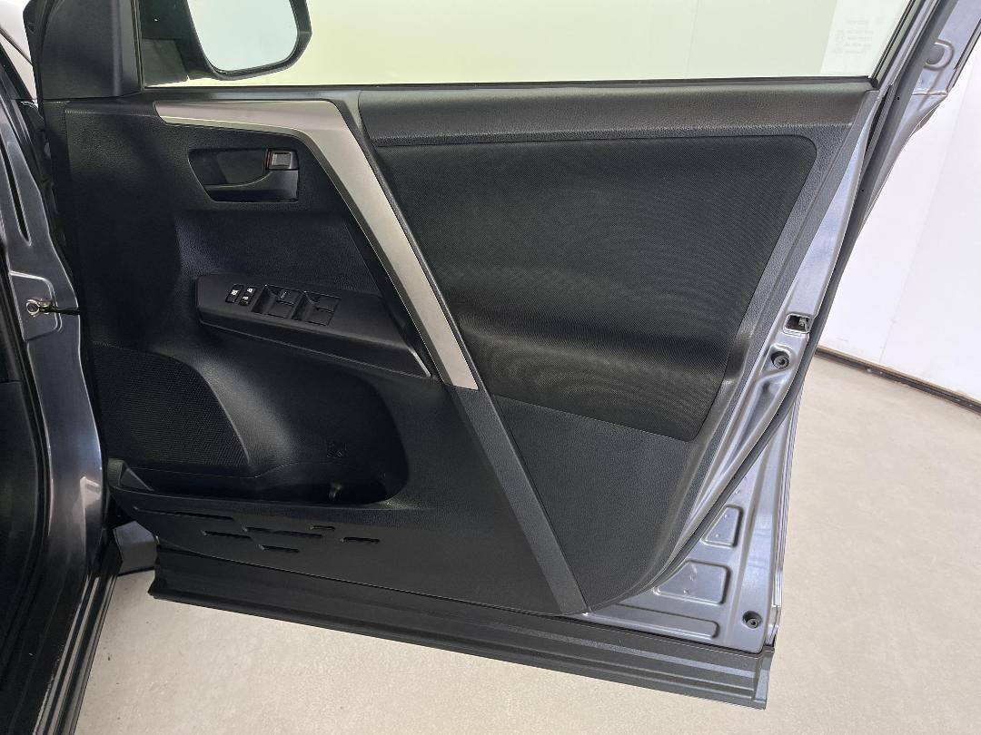 Photo '15' of Toyota Rav4