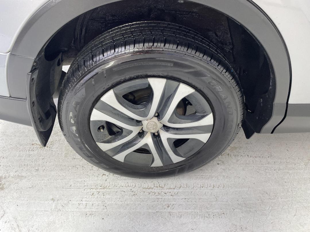 Photo '12' of Toyota Rav4