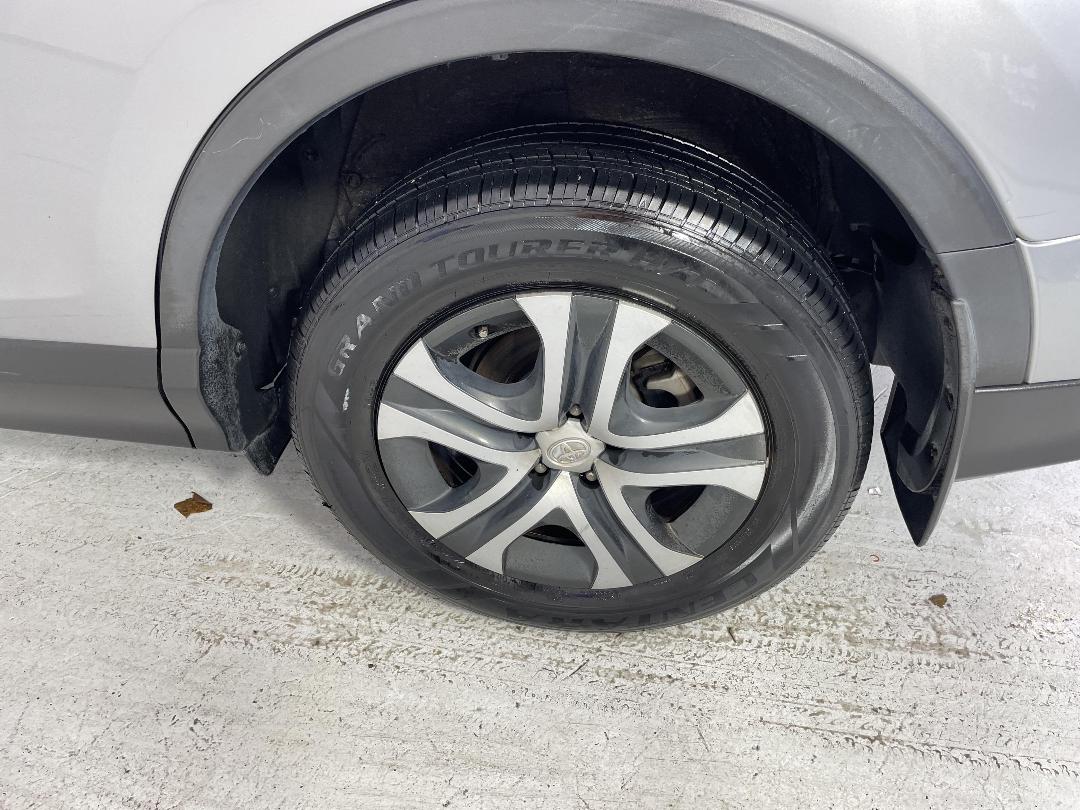 Photo '11' of Toyota Rav4