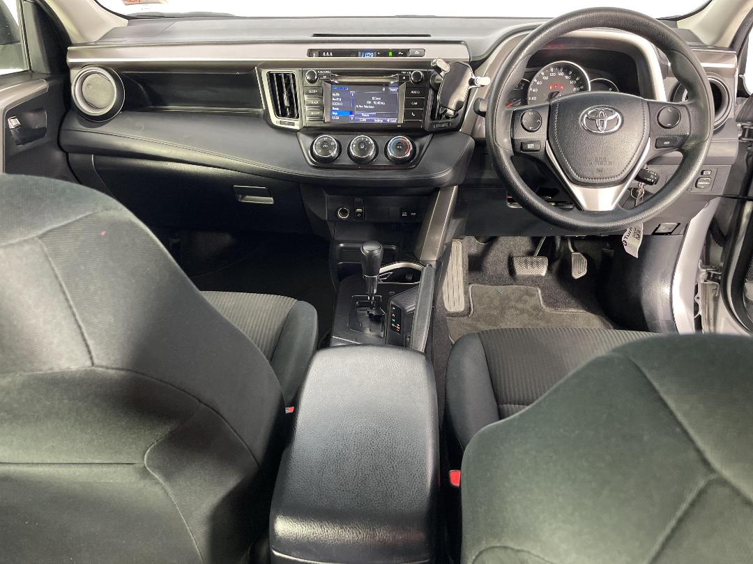 Photo '17' of Toyota Rav4