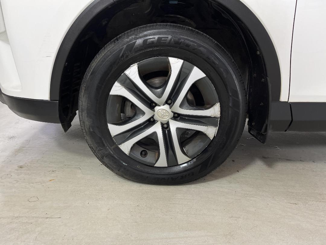 Photo '10' of Toyota Rav4