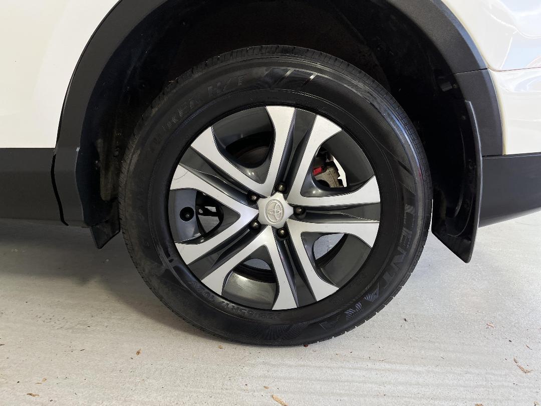 Photo '11' of Toyota Rav4