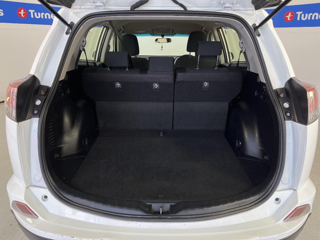 Photo '14' of Toyota Rav4