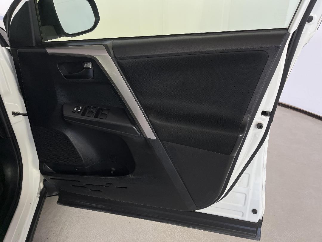 Photo '15' of Toyota Rav4