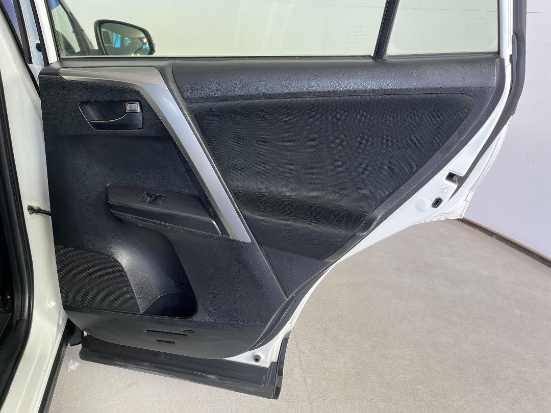 Photo '19' of Toyota Rav4