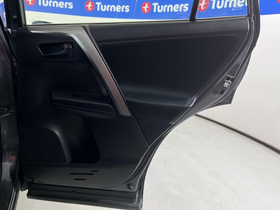 Photo '19' of Toyota Rav4 Photo '19' of Toyota Rav4