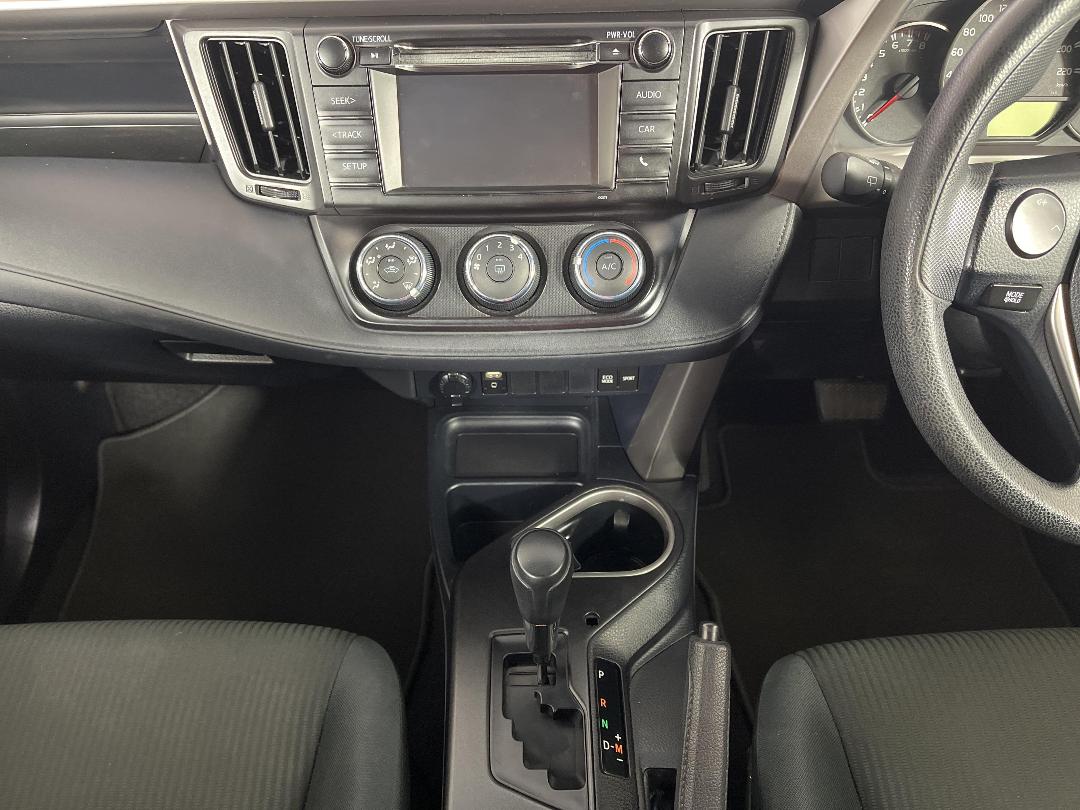 Photo '18' of Toyota Rav4 Photo '18' of Toyota Rav4