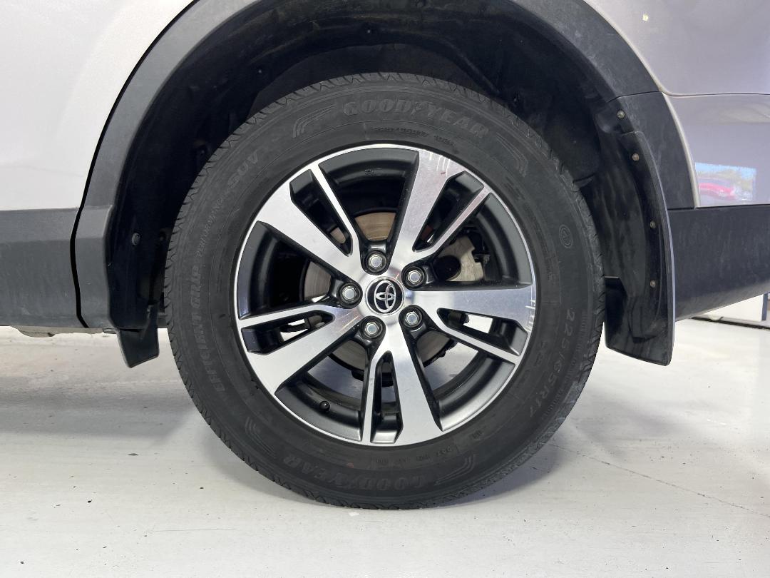 Photo '11' of Toyota Rav4