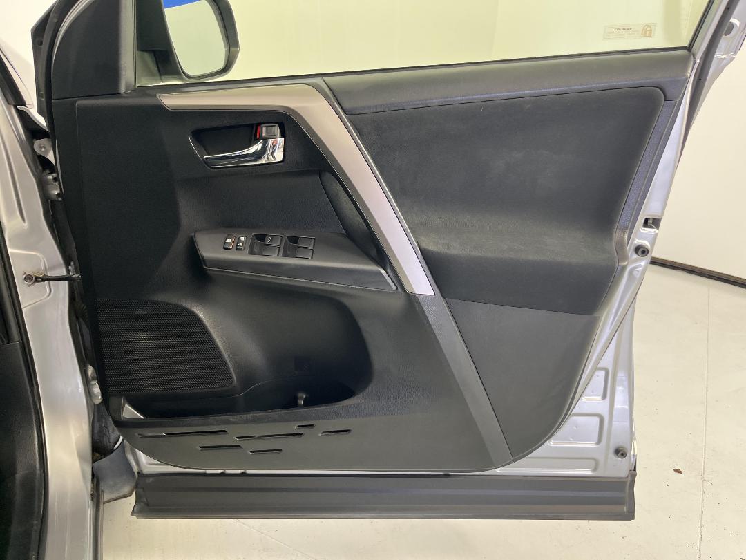 Photo '15' of Toyota Rav4