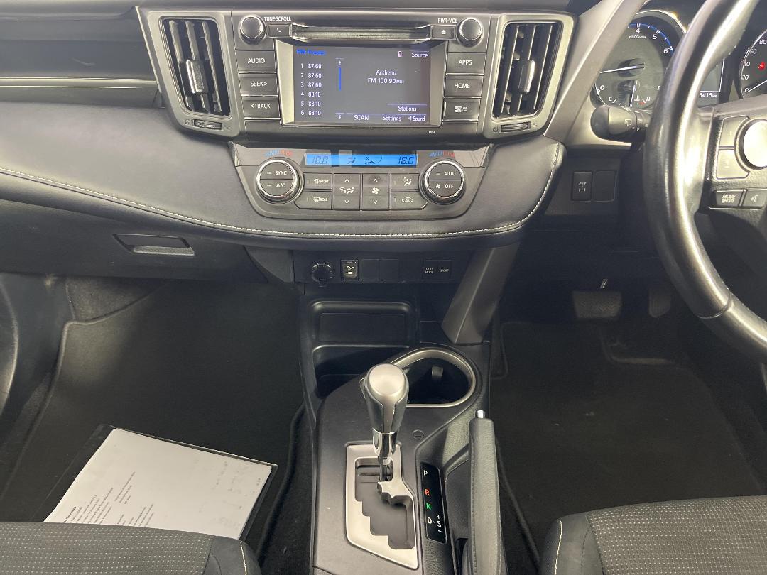 Photo '18' of Toyota Rav4