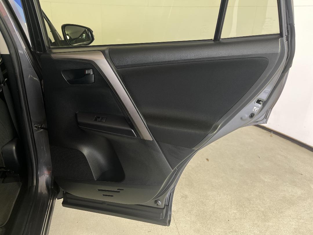 Photo '19' of Toyota Rav4