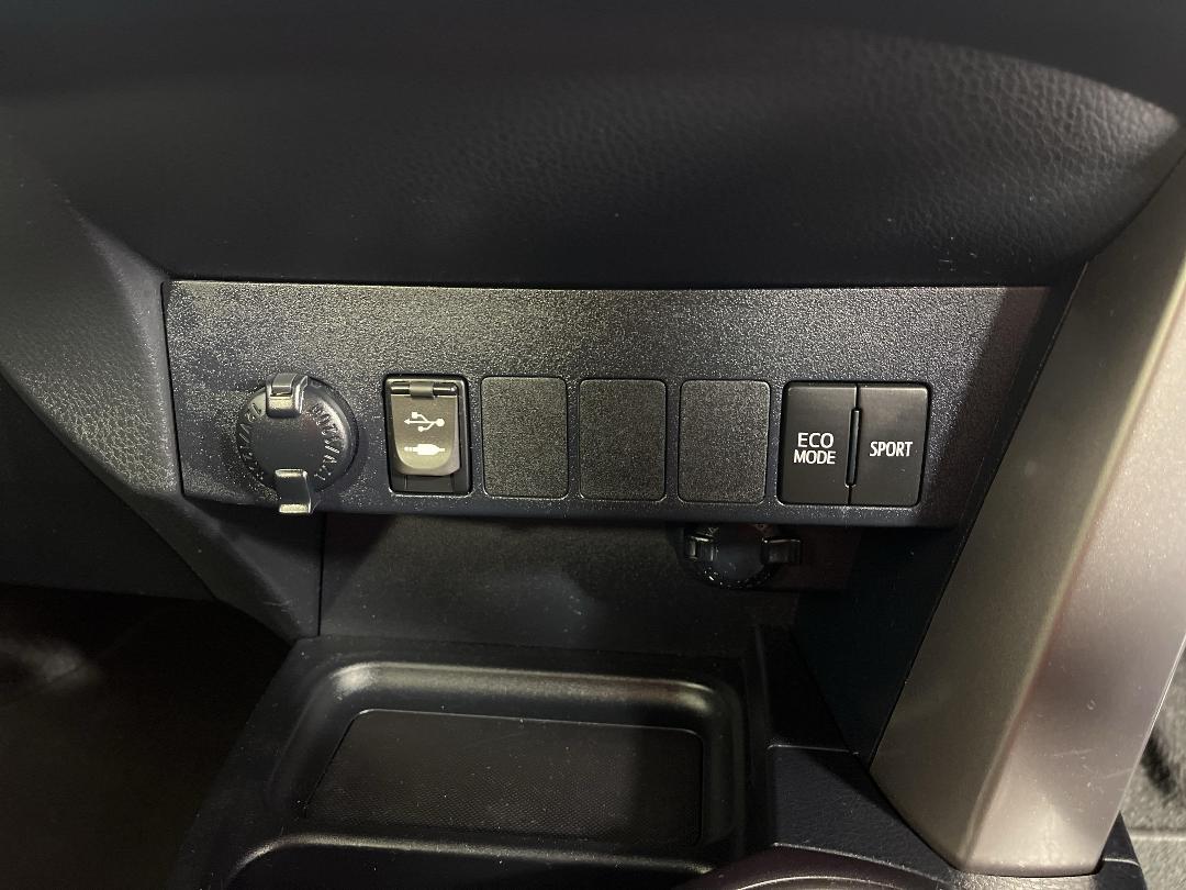 Photo '28' of Toyota Rav4