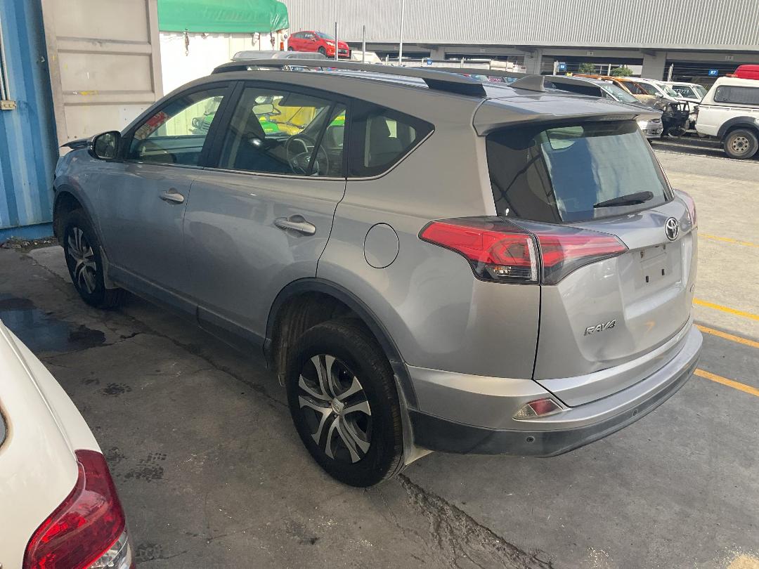 Photo '11' of Toyota Rav4 GX SUV