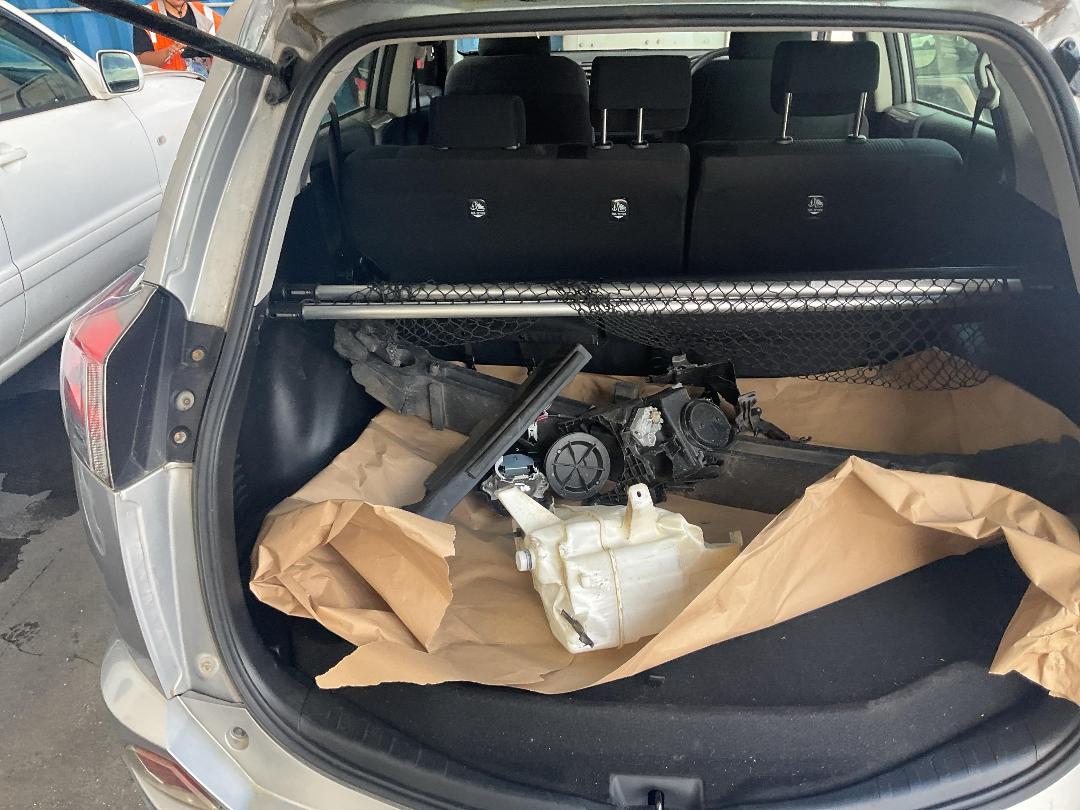 Photo '27' of Toyota Rav4 GX SUV