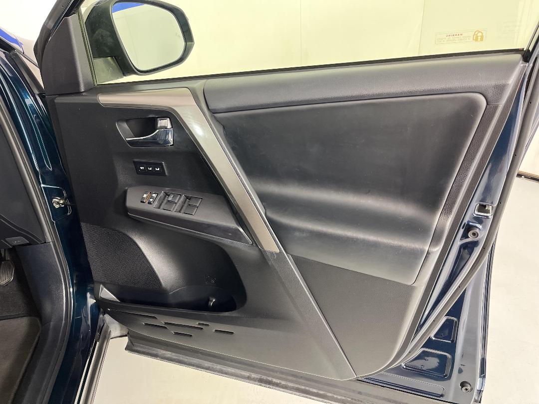 Photo '15' of Toyota Rav4 Photo '15' of Toyota Rav4